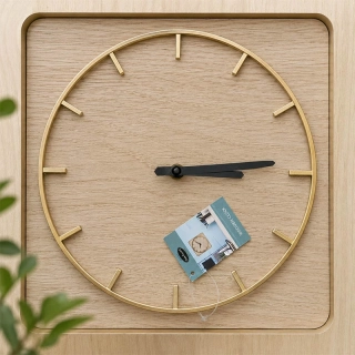 Nástenné hodiny drevené 34 × 34 cm – kovový rám, tichý minimalistický dizajn
