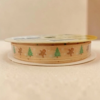 Vianočná dekoračná stuha so stromčekmi a perníčkami 270 × 1,2 cm