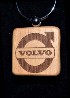 Prívesok drevo VOLVO